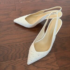 Betsey Johnson Ivory Slingback Heels - size 8.5 wedding heels retro